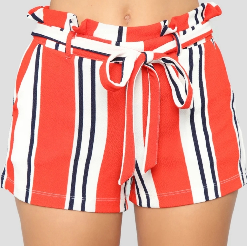 red white & navy blue striped high-waisted paperbag-waist shorts, Belt Medium